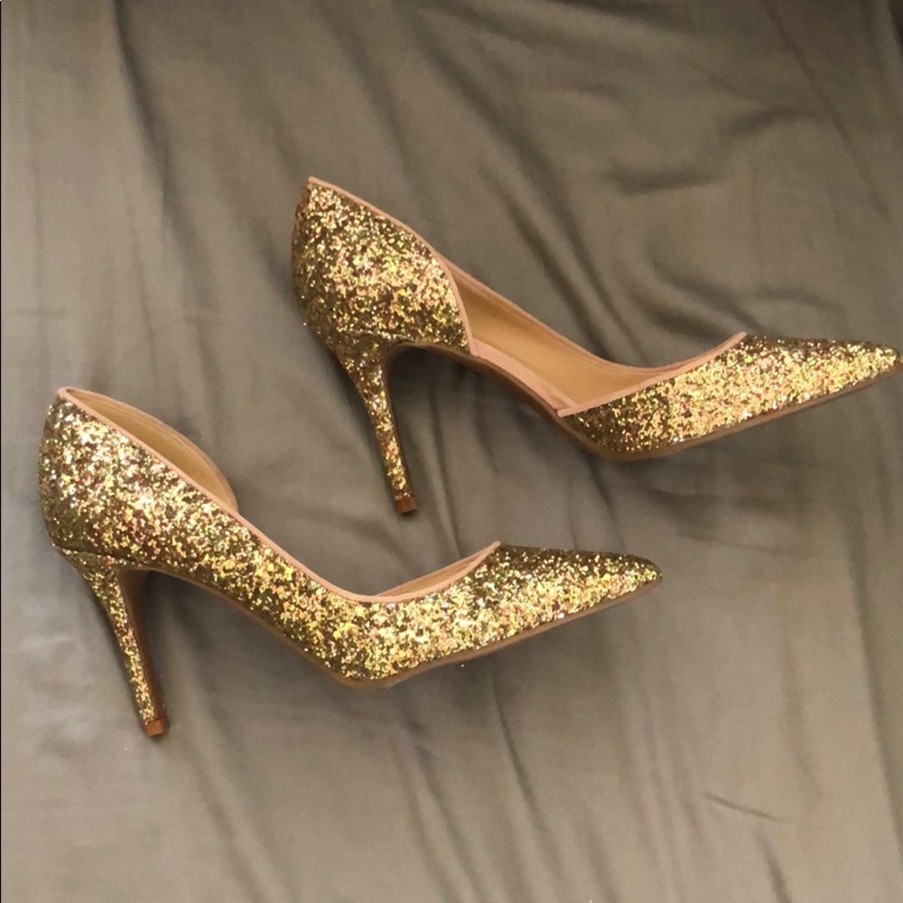 Jessica Simpson pointy toe pumps